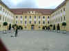 schlosshof03.jpg (85551 Byte)